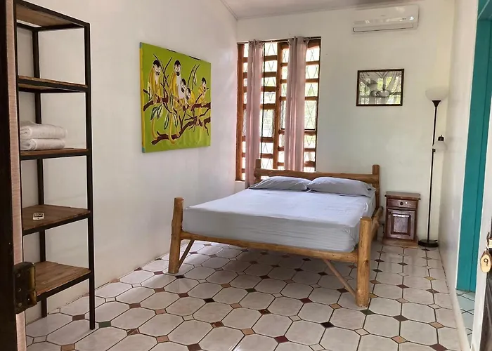 El Mono Loco Hotel Inn