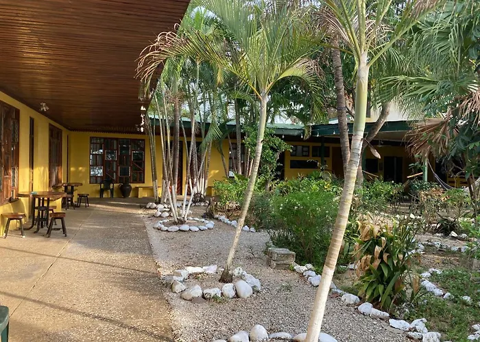 El Mono Loco Hotel Inn